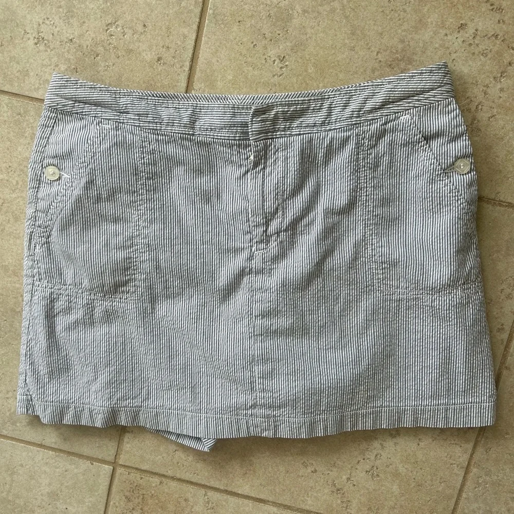 DOCKERS Seersucker Skort Blue White Striped Cotton Mini Skirt Preppy | Size 10P - Picture 3 of 13